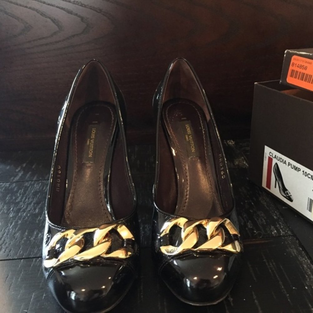 LOUIS VUITTON CLAUDIA PUMP-MINT CONDITION-6/36